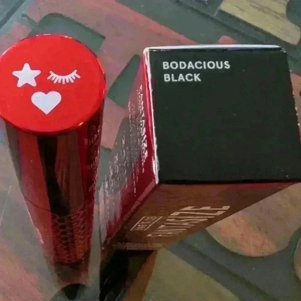 One/Size Fantasize Mascara in Bodacious